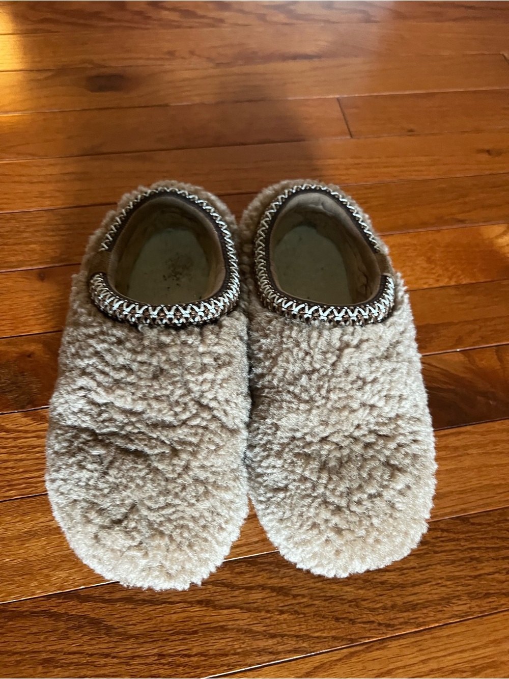 UGG Tasman Maxi Curly Shearling Slip-On Clog in Chestnut kids size 3/womans 5 - Picture 5 of 5